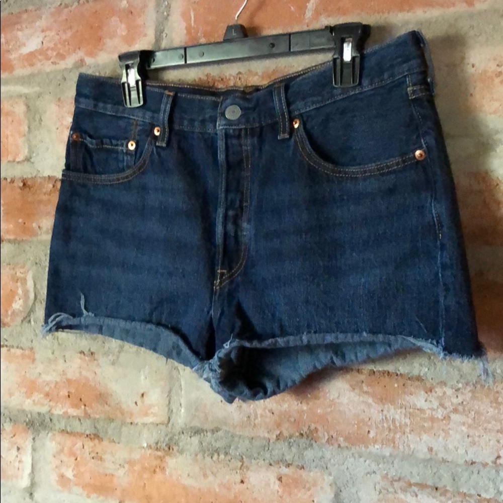 Levi Cutoff jean shorts, 31”, EUC